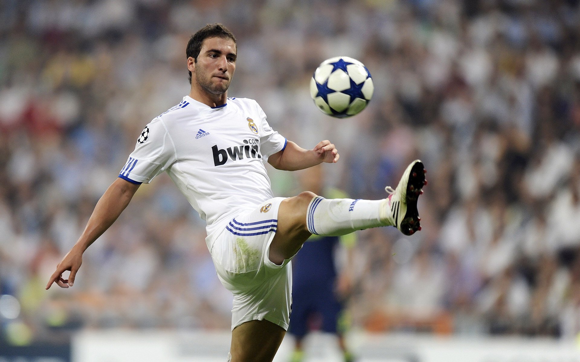 铁血特奥征服都灵！从米兰到国家队，他是当之无愧的硬仗之王